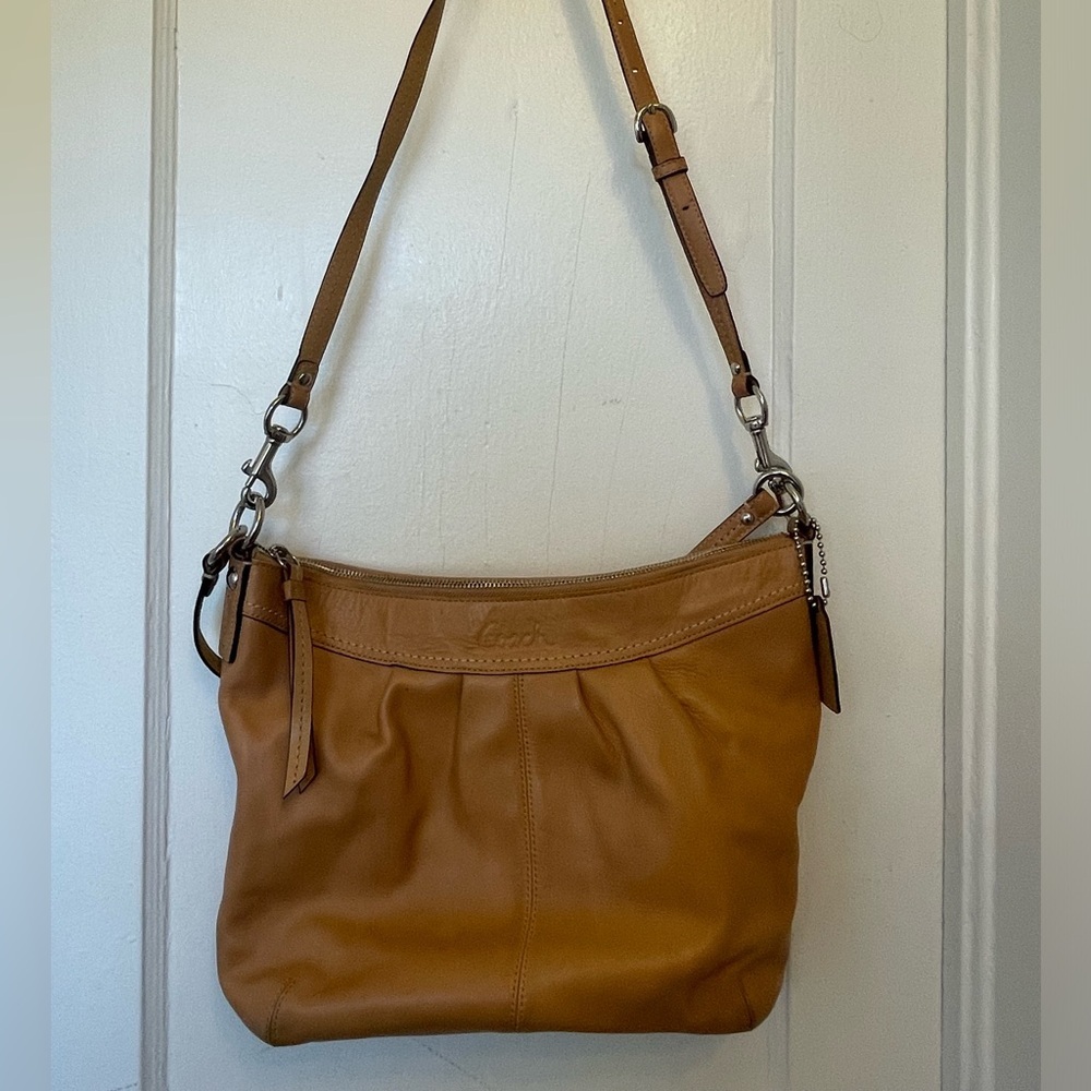 Vintage Y2K Coach F12321 Madison convertible hobo bag in tan pebbled leather.Tan
